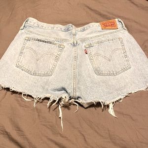 Super cute Levi cut off denim shorts. Never worn, brand new.
